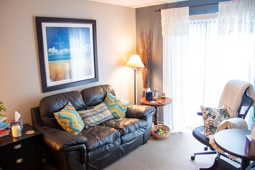 interior-of-abundant-life-counseling-services-north-austin-location-blue-office-view-one