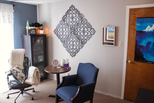 interior-of-abundant-life-counseling-services-north-austin-location-blue-office-view-two