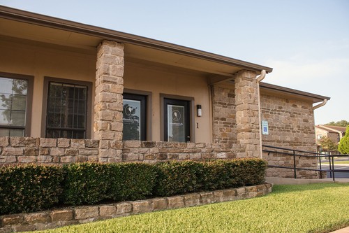 exterior-of-abundant-life-counseling-services-north-austin-location-links-to-north-austin-web-page