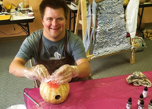 making birdhouses from gourds