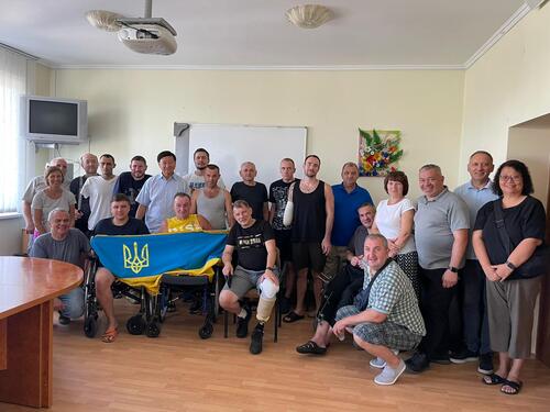 Visiting wounded Ukrainian soldiers