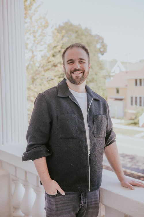 headshot of Pastor Garrett