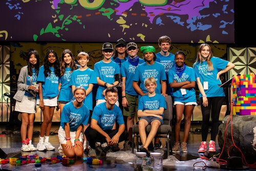 Student volunteers at VBS