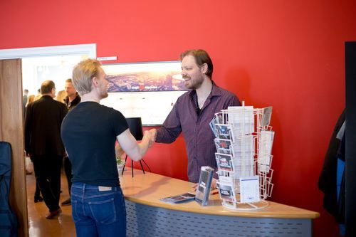 Uppl&yacute;singabor&eth;