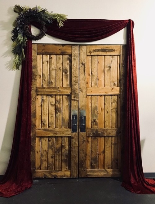 Red Doorpost Decor for Jewish Feasts
